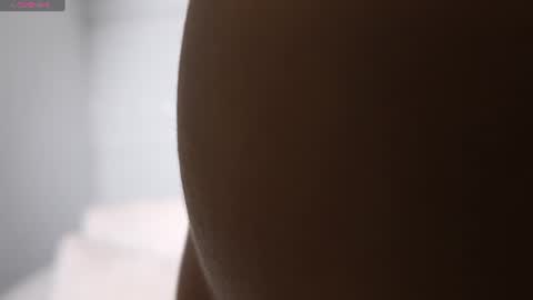 Snapshot of horny_nick18 chatting on July 18, 12:31 pm horny_nick18 online show from July 18, 12:31 pm