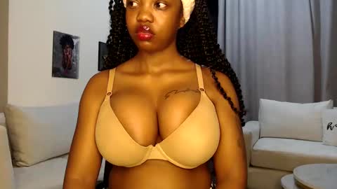 Snapshot of horny_princcess chatting on October 28, 12:47 am horny_princcess online show from October 28, 12:47 am