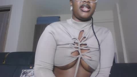 Snapshot of horny_sexxy_babe chatting on May 21, 1:40 pm Lucy online show from May 21, 1:40 pm