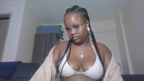 Snapshot of horny_sexxy_babe chatting on May 23, 3:05 pm Lucy online show from May 23, 3:05 pm