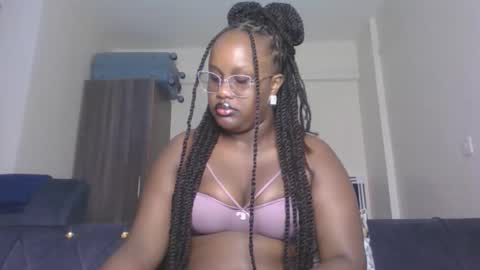 Snapshot of horny_sexxy_babe chatting on June 5, 12:11 pm Lucy online show from June 5, 12:11 pm