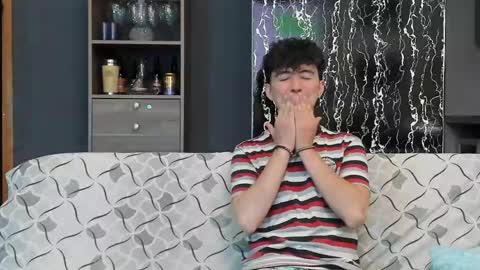 Snapshot of horny_twinks_guys chatting on March 11, 10:09 pm Alex and Camilo online show from March 11, 10:09 pm