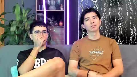Alex and Camilo online show from March 15, 2:45 pm