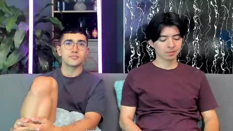 Alex and Camilo online show from April 27, 2:48 pm