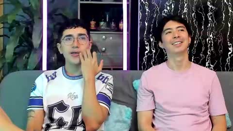 Alex and Camilo online show from July 7, 2:43 pm