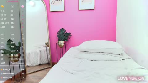 Khloe  online show from December 31, 2:36 pm