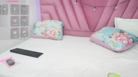 Khloe  online show from June 30, 11:55 am