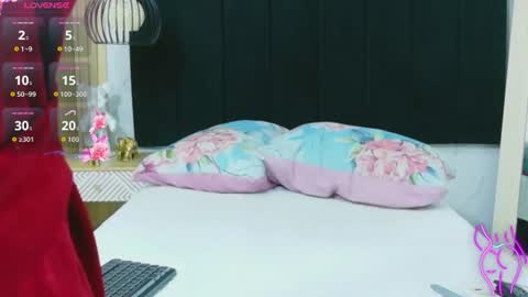 Khloe  online show from July 17, 12:23 pm