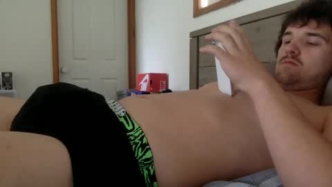 Snapshot of hornyboi186 chatting on October 12, 12:20 am hornyboi186 online show from October 12, 12:20 am