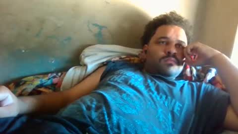 Snapshot of hornycoco19981 chatting on December 23, 5:38 am hornycoco19981 online show from December 23, 5:38 am