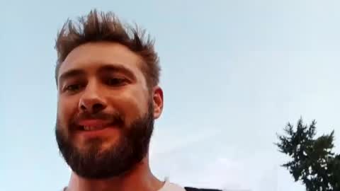 Snapshot of hornydavid_00 chatting on August 3, 6:00 pm hornydavid_00 online show from August 3, 6:00 pm