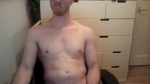 Snapshot of hornydutchmen69 chatting on April 16, 7:25 pm hornydutchman69 online show from April 16, 7:25 pm
