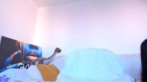 Snapshot of hornyemma_ chatting on January 20, 7:36 am Emma online show from January 20, 7:36 am