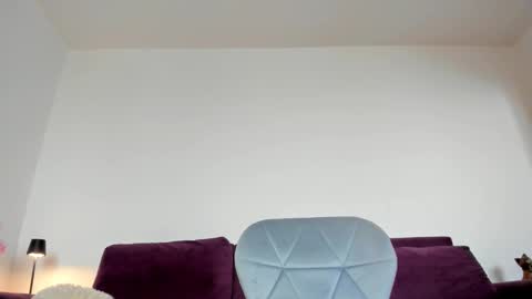 Snapshot of hornyemma_ chatting on November 18, 9:14 am Emma online show from November 18, 9:14 am