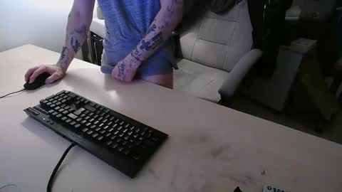 Snapshot of hornyfitboy24 chatting on May 17, 4:21 am hornyfitboy24 online show from May 17, 4:21 am
