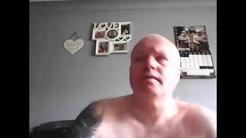 hornyguy19781978 online show from April 26, 11:52 am