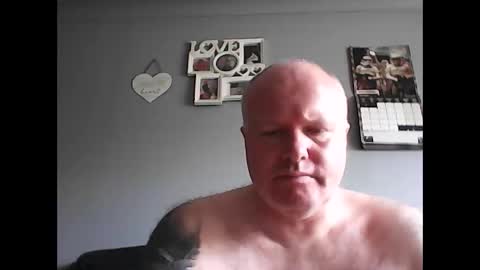 hornyguy19781978 online show from April 27, 2:26 pm