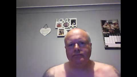 hornyguy19781978 online show from April 28, 10:04 pm