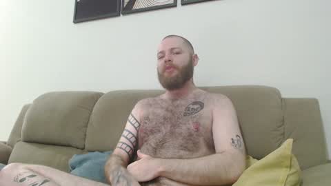 Snapshot of hornyhairy_bi chatting on January 14, 10:44 pm Harry online show from January 14, 10:44 pm
