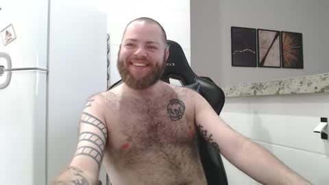 Snapshot of hornyhairy_bi chatting on October 31, 9:05 pm Harry online show from October 31, 9:05 pm