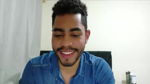 Snapshot of hornyhoese chatting on December 20, 4:52 am Hoese online show from December 20, 4:52 am