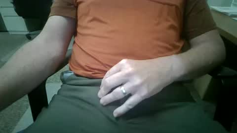 hornyhubby1001 online show from October 13, 1:44 pm