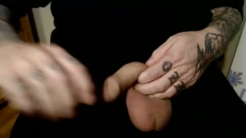 Snapshot of hornyhumpers chatting on January 1, 5:43 am Hornyhumper online show from January 1, 5:43 am