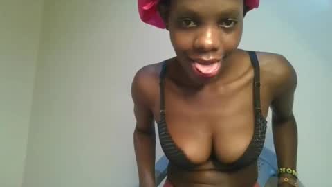 Snapshot of hornylittleprinces chatting on October 11, 12:47 pm Princes online show from October 11, 12:47 pm
