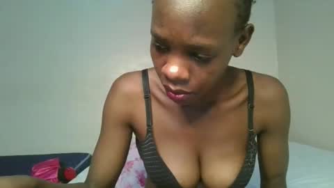 Snapshot of hornylittleprinces chatting on October 17, 5:54 am Princes online show from October 17, 5:54 am