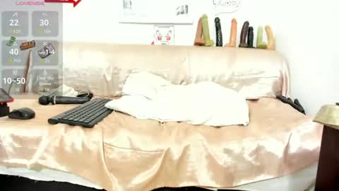 Snapshot of hornymariu chatting on June 29, 10:59 am Mariu online show from June 29, 10:59 am