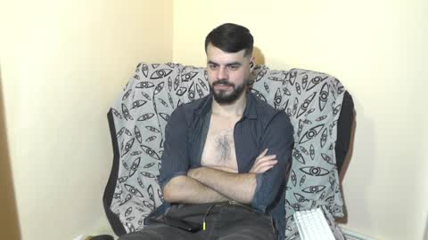 Snapshot of hornymaster93 chatting on December 13, 7:36 am hornymaster online show from December 13, 7:36 am