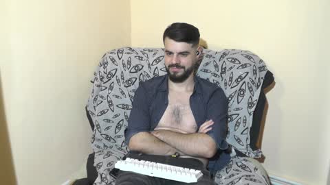 Snapshot of hornymaster93 chatting on December 13, 8:37 pm hornymaster online show from December 13, 8:37 pm