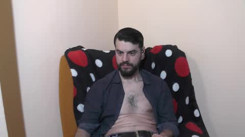 Snapshot of hornymaster93 chatting on March 6, 2:19 am hornymaster online show from March 6, 2:19 am