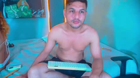 hornyshow1 online show from March 27, 11:54 am