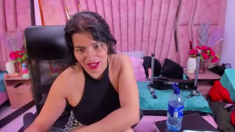hornyskinny26 online show from July 12, 6:48 am