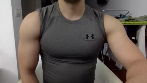 hornyspaniard93 online show from June 5, 10:26 pm