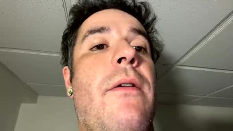 Snapshot of hornytony8 chatting on October 3, 5:59 am HornyTony online show from October 3, 5:59 am