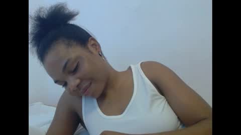 Snapshot of hornyxbum chatting on March 11, 10:40 am hornyxbum online show from March 11, 10:40 am