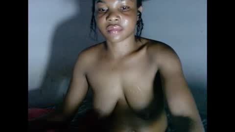 Snapshot of hornyxbum chatting on December 2, 5:19 pm hornyxbum online show from December 2, 5:19 pm