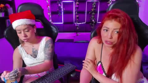 Snapshot of hornyy_mom chatting on December 23, 3:23 pm hornyy mom online show from December 23, 3:23 pm