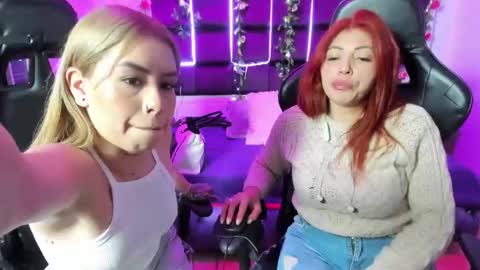 Snapshot of hornyy_mom chatting on December 24, 1:17 pm hornyy mom online show from December 24, 1:17 pm
