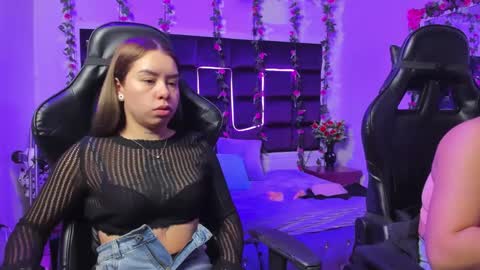 Snapshot of hornyy_mom chatting on September 16, 12:50 pm hornyy mom online show from September 16, 12:50 pm