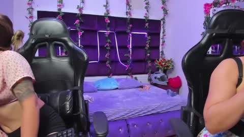 Snapshot of hornyy_mom chatting on September 24, 2:42 pm hornyy mom online show from September 24, 2:42 pm