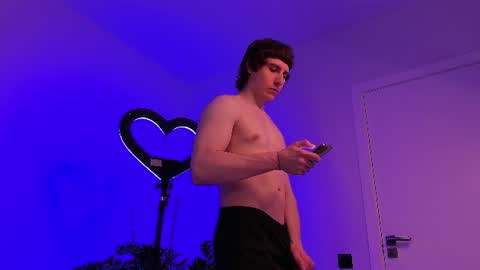 Snapshot of hornyyorck chatting on August 3, 8:02 am Robert online show from August 3, 8:02 am