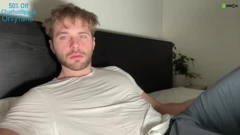 Snapshot of hot8pack01 chatting on December 13, 3:49 am Edward aka Wolf online show from December 13, 3:49 am