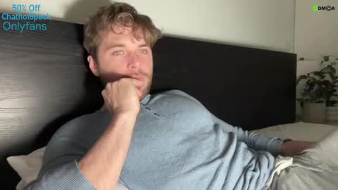 Snapshot of hot8pack01 chatting on December 20, 4:09 am Edward aka Wolf online show from December 20, 4:09 am