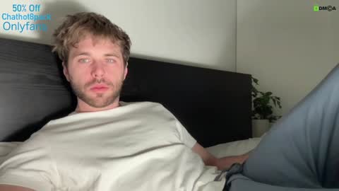 Snapshot of hot8pack01 chatting on January 13, 3:12 am Edward aka Wolf online show from January 13, 3:12 am