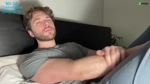 Snapshot of hot8pack01 chatting on January 20, 10:59 pm Edward aka Wolf online show from January 20, 10:59 pm