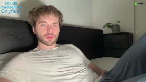 Snapshot of hot8pack01 chatting on January 31, 9:37 pm Edward aka Wolf online show from January 31, 9:37 pm