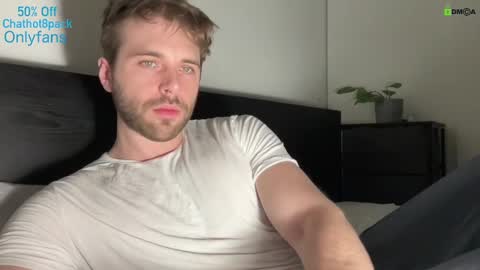 Snapshot of hot8pack01 chatting on February 14, 5:51 am Edward aka Wolf online show from February 14, 5:51 am